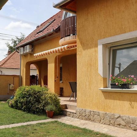 B6 Apartman Veszprem Ngoại thất bức ảnh