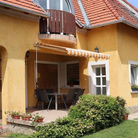 B6 Apartman Veszprem Ngoại thất bức ảnh