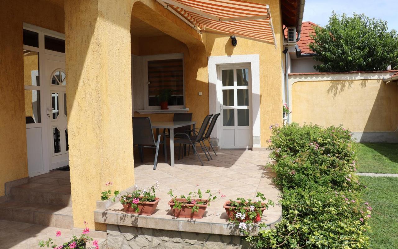 B6 Apartman Veszprem Ngoại thất bức ảnh