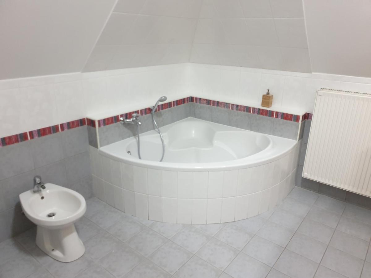B6 Apartman Veszprem Ngoại thất bức ảnh